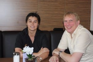 Geschäftsführerin der Altstadt Plus GmbH, Christine van den Berg mit Vereinsvorstand Reiner Lange